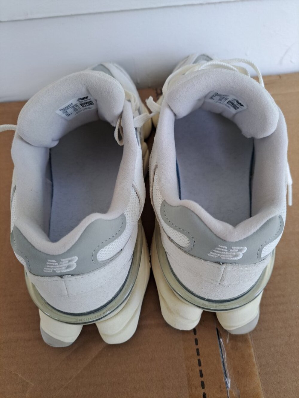 New Balance 9060 Sneakers - white and gray size 8.5 - Picture 10 of 10
